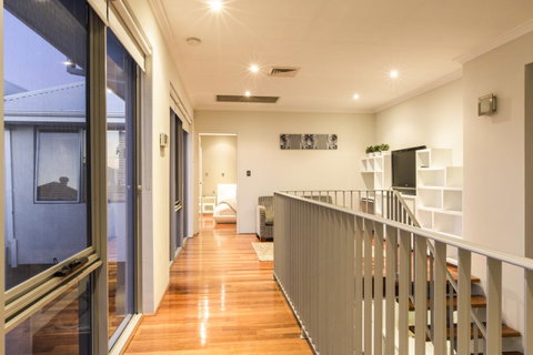 Ambar Villa Between City And Freo - Accommodation Sunshine Coast 20