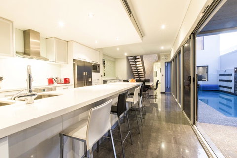 Ambar Villa Between City And Freo - Accommodation Sunshine Coast 13