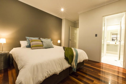 Ambar Villa Between City And Freo - Accommodation Sunshine Coast 7