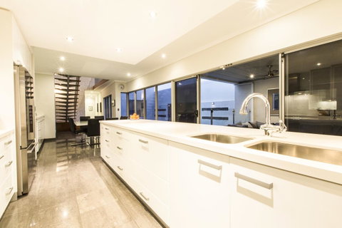 Ambar Villa Between City And Freo - Accommodation Sunshine Coast 15