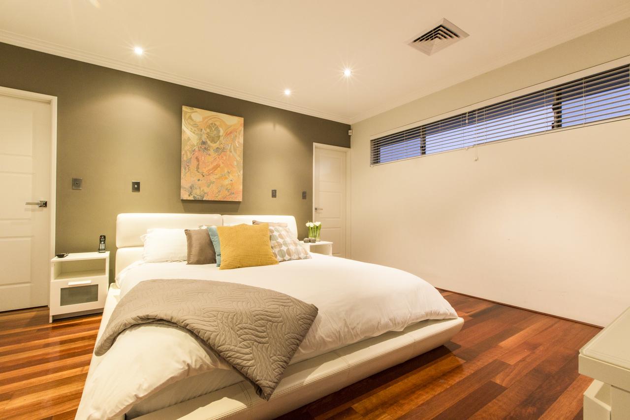 Ardross WA Accommodation Sunshine Coast