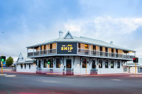 Nightcap At The Ship Inn - Accommodation Sunshine Coast 4
