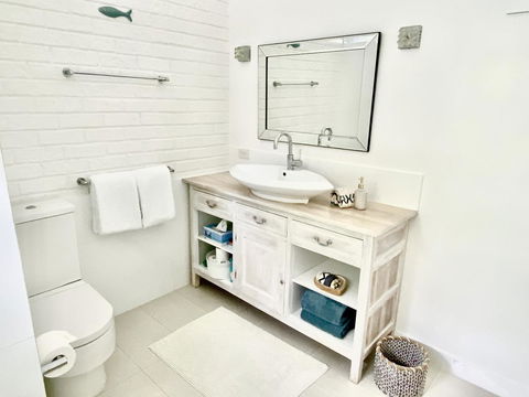 Whitesands Holiday Villas - Accommodation Sunshine Coast 3