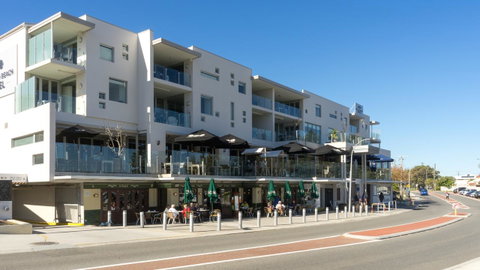 Mullaloo Beach Hotels & Apartments - Accommodation Sunshine Coast 5