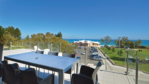 Mullaloo Beach Hotels & Apartments - Accommodation Sunshine Coast 7
