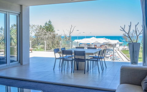 Mullaloo Beach Hotels & Apartments - Accommodation Sunshine Coast 2
