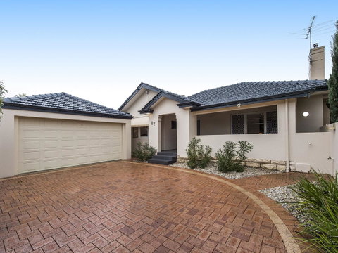 Luxury Federation Style Home - Sleeps 10 - Accommodation Sunshine Coast 18