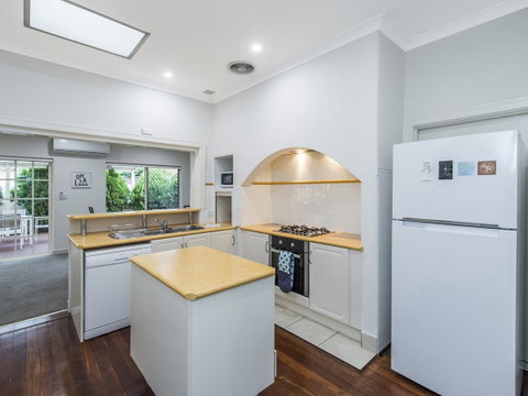 Luxury Federation Style Home - Sleeps 10 - Accommodation Sunshine Coast 6