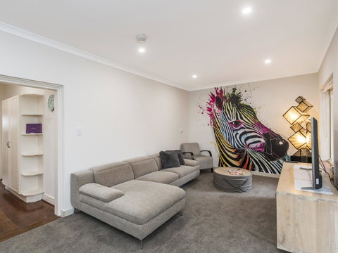Luxury Federation Style Home - Sleeps 10 - Accommodation Sunshine Coast 1