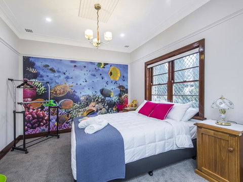 Luxury Federation Style Home - Sleeps 10 - Accommodation Sunshine Coast 10