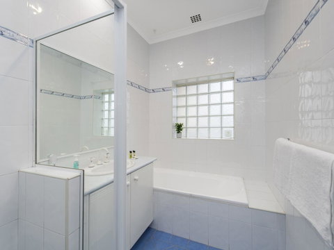 Luxury Federation Style Home - Sleeps 10 - Accommodation Sunshine Coast 14