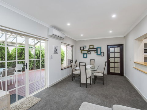 Luxury Federation Style Home - Sleeps 10 - Accommodation Sunshine Coast 2