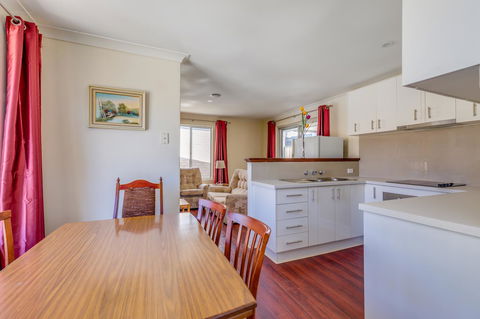 Brilliant, Neat, Convenient, Family-friendly House - Accommodation Sunshine Coast 3