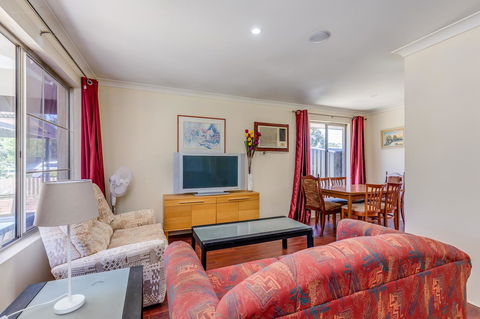 Brilliant, Neat, Convenient, Family-friendly House - Accommodation Sunshine Coast 0
