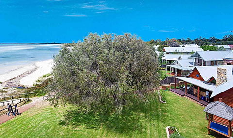 Beach House Dunsborough - Accommodation Sunshine Coast 1