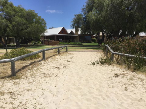 Beach House Dunsborough - Accommodation Sunshine Coast 17