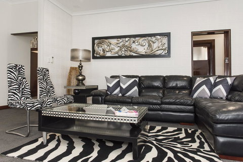 Big House Heated Pool 11 Beds Como / South Perth / Applecross - Accommodation Sunshine Coast 7