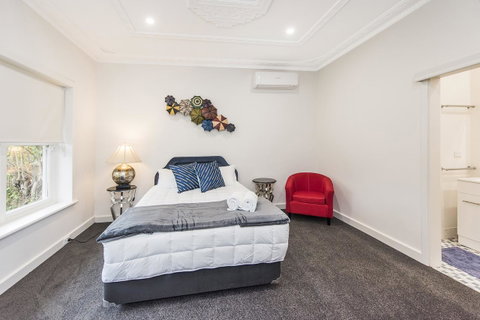 Big House Heated Pool 11 Beds Como / South Perth / Applecross - Accommodation Sunshine Coast 14