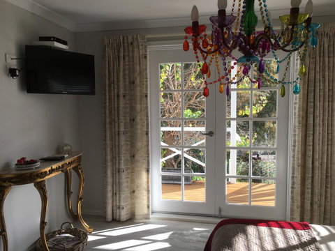 Applegate Lane Chalet - Accommodation Sunshine Coast 6