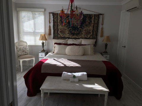 Applegate Lane Chalet - Accommodation Sunshine Coast 7