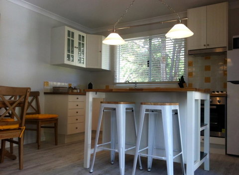 Applegate Lane Chalet - Accommodation Sunshine Coast 13