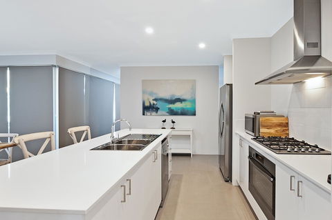 Into The Blue - Accommodation Sunshine Coast 3