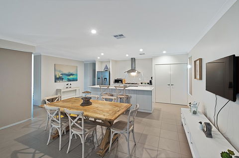 Into The Blue - Accommodation Sunshine Coast 4