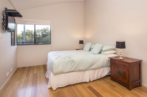 12/26 Yallingup Beach Road - Accommodation Sunshine Coast 4