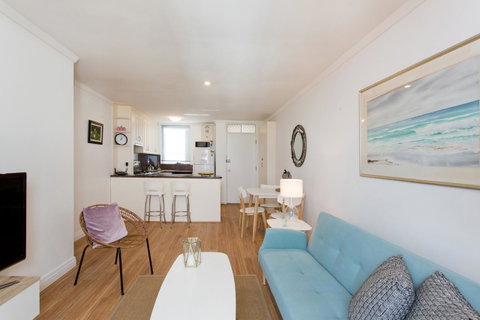 Ocean Breeze Apartment - Accommodation Sunshine Coast 9