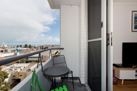 Ocean Breeze Apartment - Accommodation Sunshine Coast 1