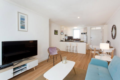 Ocean Breeze Apartment - Accommodation Sunshine Coast 8