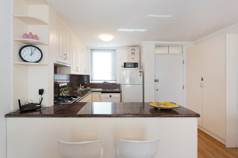 Ocean Breeze Apartment - Accommodation Sunshine Coast 11