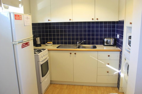 Studio 305 - Accommodation Sunshine Coast 2