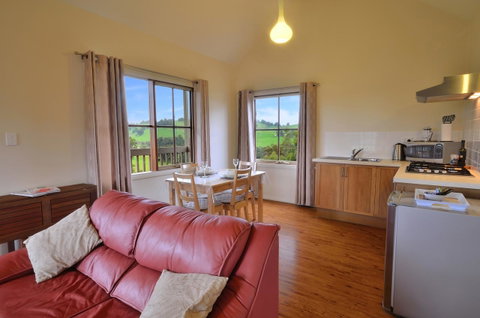 Balingup Highview Chalets - Accommodation Sunshine Coast 4