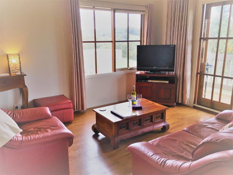 Balingup Highview Chalets - Accommodation Sunshine Coast 7