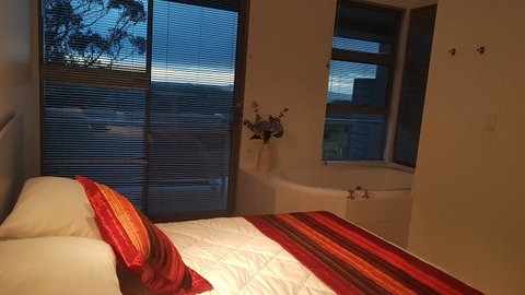 Seaview And Spa At Torbay - Accommodation Sunshine Coast 4