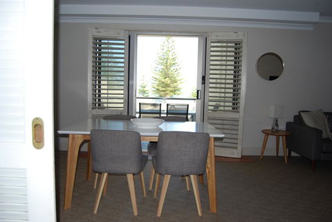 Absolute Beachfront Scarborough - Accommodation Sunshine Coast 3