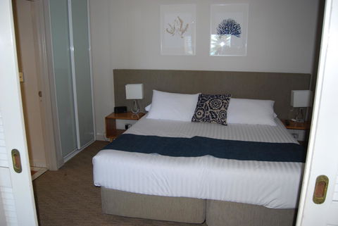 Absolute Beachfront Scarborough - Accommodation Sunshine Coast 5