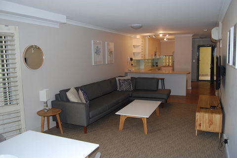 Absolute Beachfront Scarborough - Accommodation Sunshine Coast 1