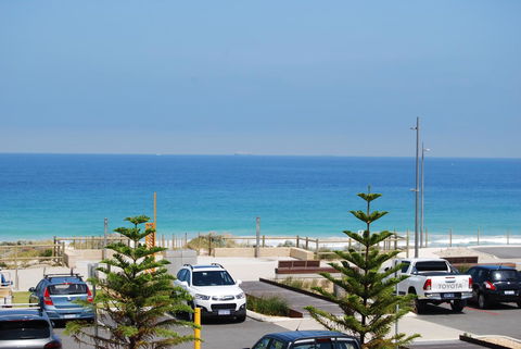 Absolute Beachfront Scarborough - Accommodation Sunshine Coast 0