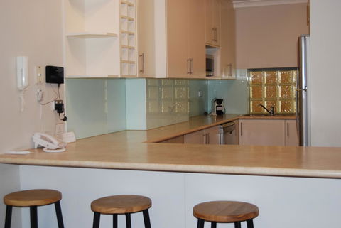 Absolute Beachfront Scarborough - Accommodation Sunshine Coast 4
