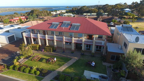 Baywatch Retreat Augusta - Accommodation Sunshine Coast 1