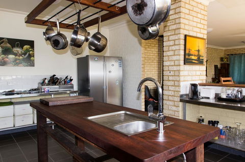 Baywatch Retreat Augusta - Accommodation Sunshine Coast 4