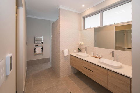 Busselton Beachside - A Slice Of Heaven - Accommodation Sunshine Coast 8