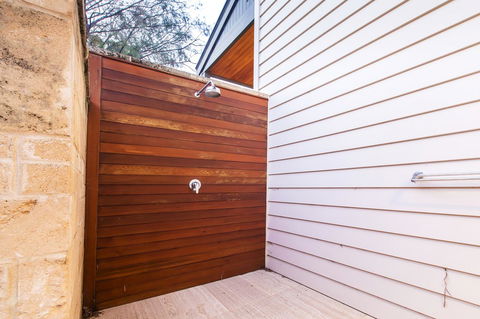 Arthouse - Accommodation Sunshine Coast 10