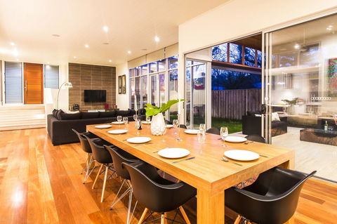 Arthouse - Accommodation Sunshine Coast 2