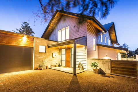 Arthouse - Accommodation Sunshine Coast 26