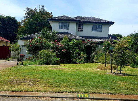 Airport HomeStay - Accommodation Sunshine Coast 0