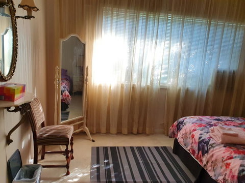 Airport HomeStay - Accommodation Sunshine Coast 1