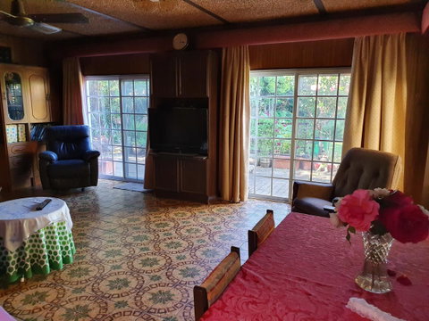 Airport HomeStay - Accommodation Sunshine Coast 2